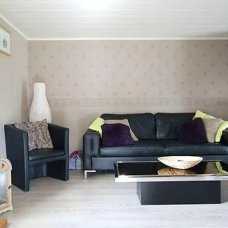 Modern Holiday In Jehonville With Terrace Hébergement de vacances *